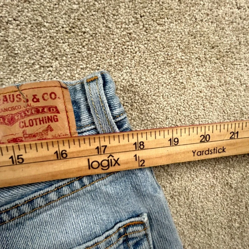 Levi's 550 Relaxed Fit Jeans Mens 38 Blue Light Wash Straight Everyday Wear‎